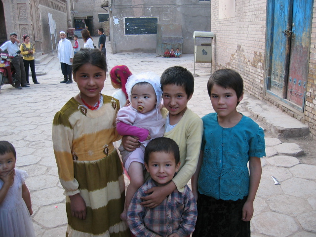 新疆　カシュガルで出会った子供達