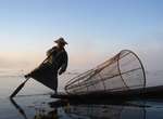 インダー族の漁（ミャンマー・インレー湖）