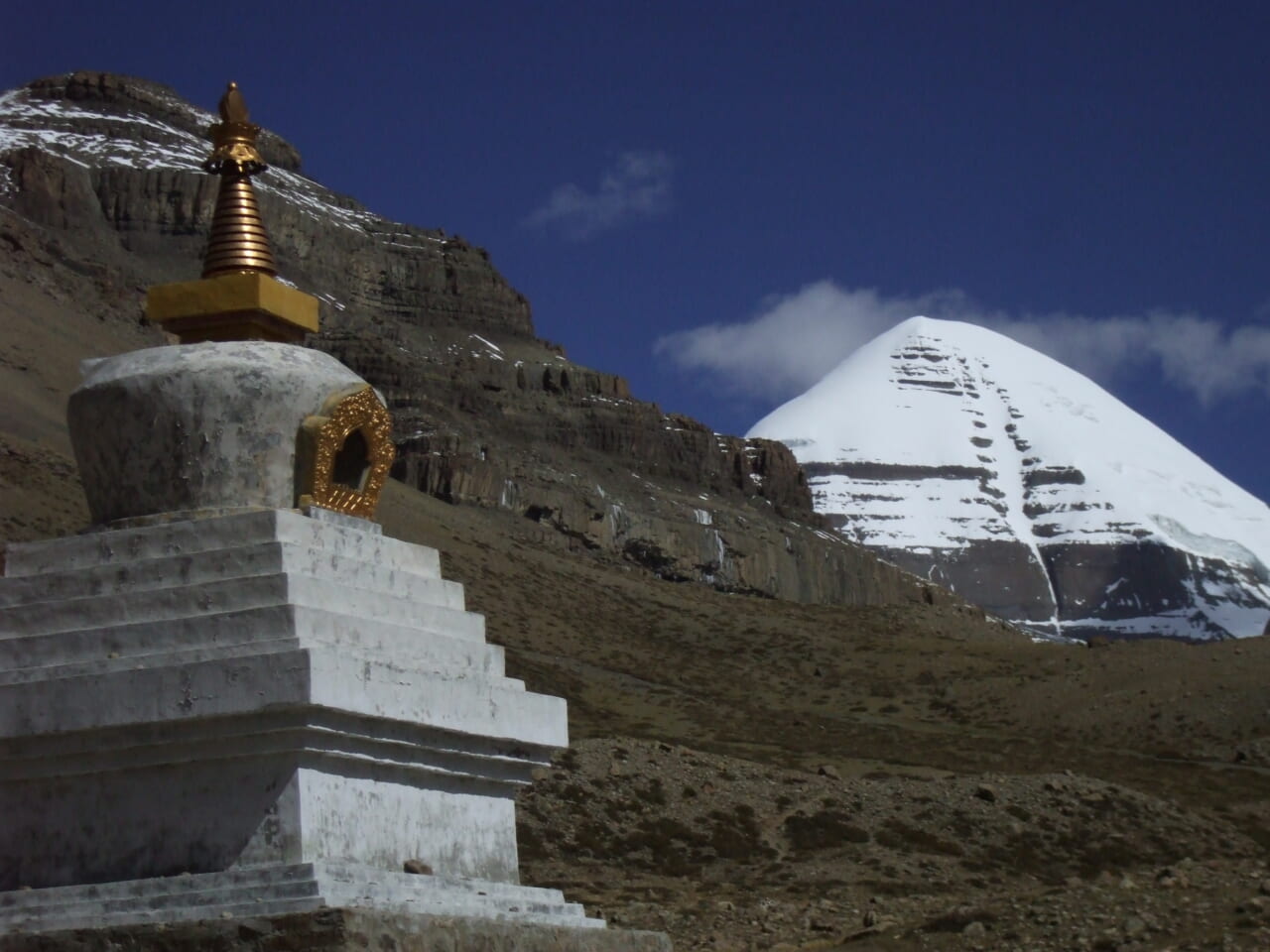 カイラスと仏塔