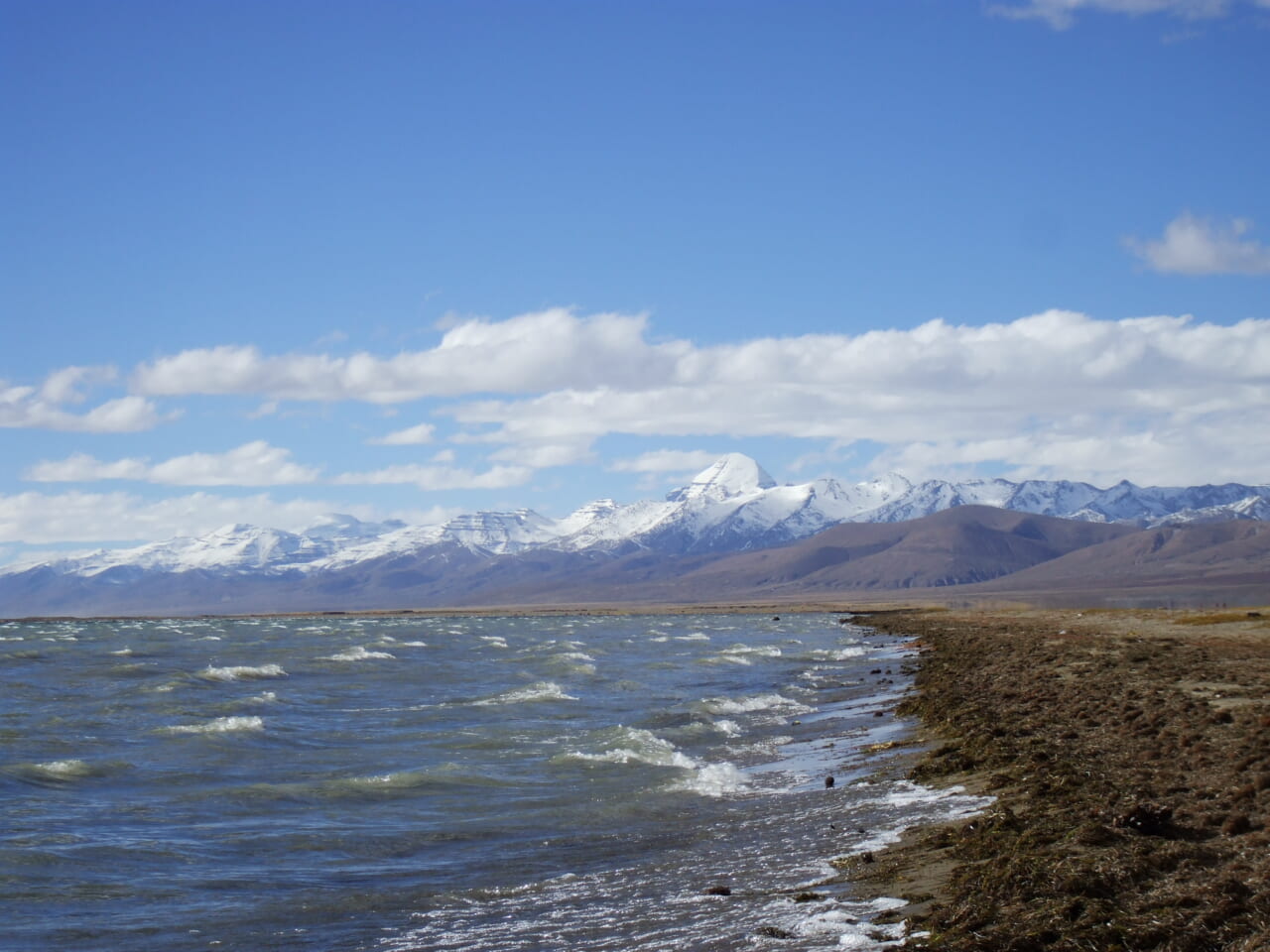 マナサロワールから望むカイラス