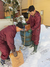 給油中