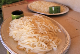小麦粉文化圏だけに(?)、うどんが大好評でした 小麦粉文化圏だけに(?)、うどんも大好評でした