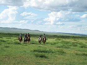 草原での乗馬 草原での乗馬