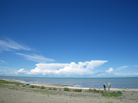 海のようなウブス湖