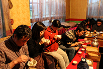 水団の中のメッセージは?皆さん興味津々 水団の中のメッセージは?皆さん興味津々