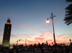 マラケシュの夕暮れとクトゥビア マラケシュの夕暮れとクトゥビア