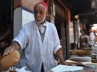 フナ広場近くのメシュウィ屋さん