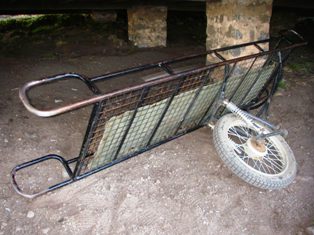 緊急搬送用のリヤカー 緊急搬送用のリヤカー