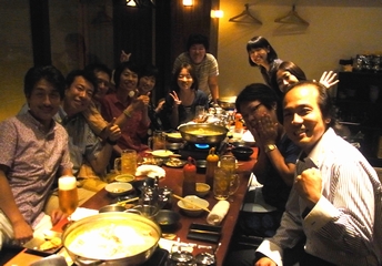 縁ある人々で盛大に開催しました。 縁ある人々で盛大に開催しました。