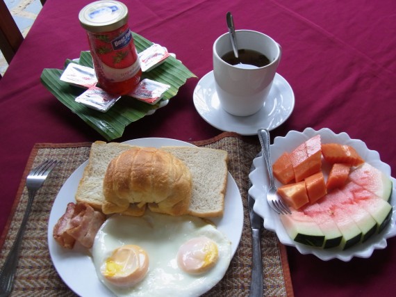 ロッジの朝食（一例）