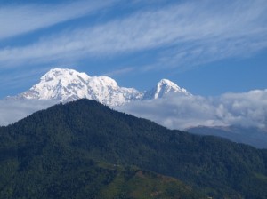 つきのいえから望むアンナプルナ（ネパール）