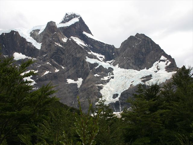 パイネ最高峰パイネグランデとフランス氷河