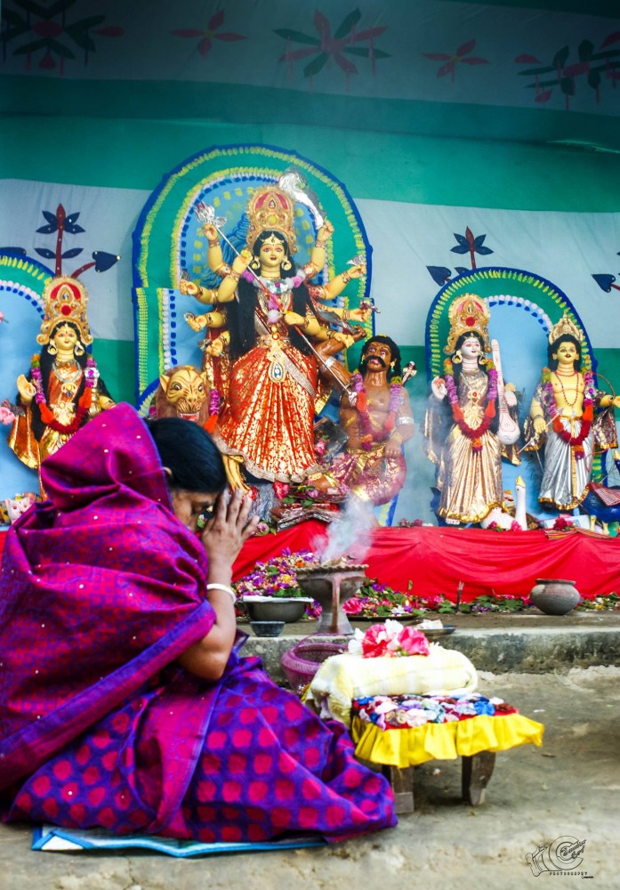 Durga puja（ドゥルガ女神祭）で飾られる祭壇