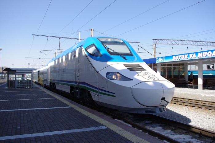ウズベキスタンの高速鉄道アフロシャブ号で、いっきにサマルカンドへ(ウズベキスタン)