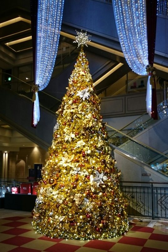 ハービス大阪のツリーも明日まで