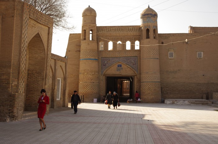 奴隷市場があったという旧市街（イチャンカラ）の門（ウズベキスタン）