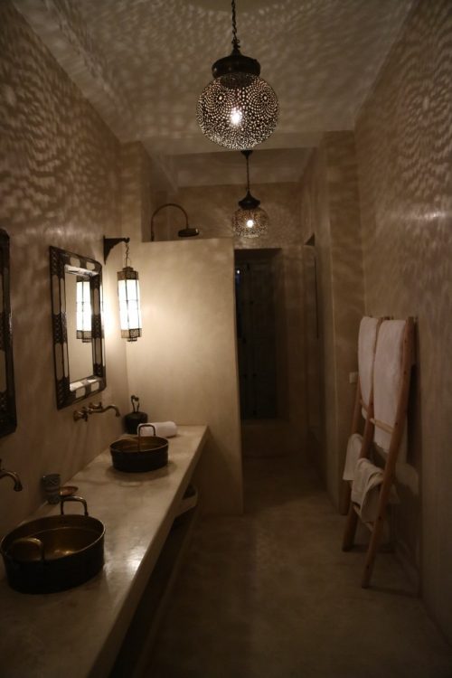 シャワールルームにあるものなんです Riad snan 13　