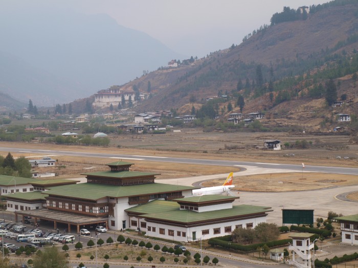 ブータンの玄関口　パロ空港