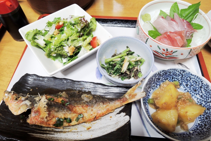 新鼻荘の夕食 新鼻荘の夕食