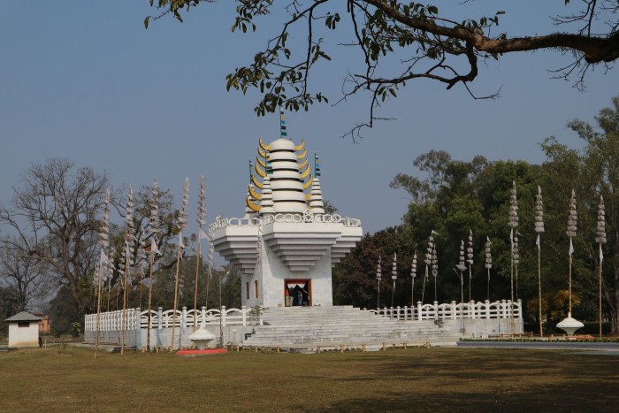 カングラ城内の謎の寺院