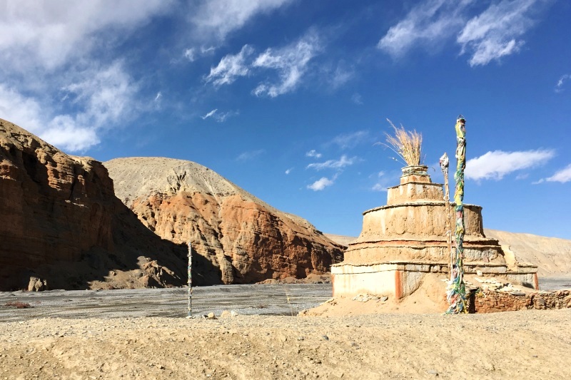 キーロン付近はネパールのムスタンのような風景 キーロン付近はネパールのムスタンのような風景
