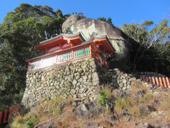 神倉神社の大岩