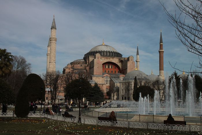 イスタンブールを象徴する元大聖堂アヤソフィア