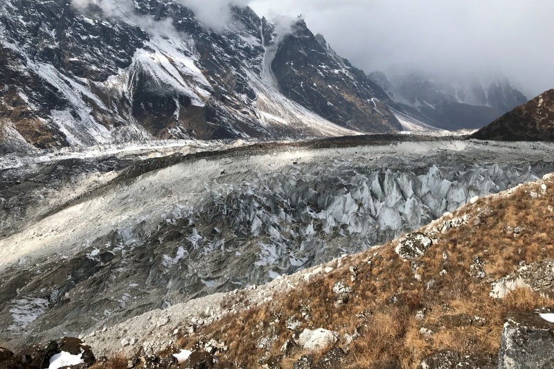 ポンカールタル付近から見る氷河