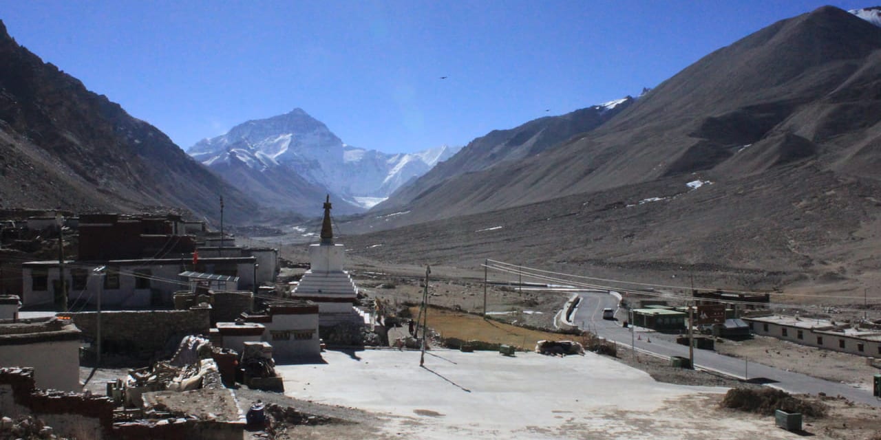 ラサ カトマンズ国境越えと8 000ｍ峰展望ドライブ12日間 チベット自治区 風の旅行社