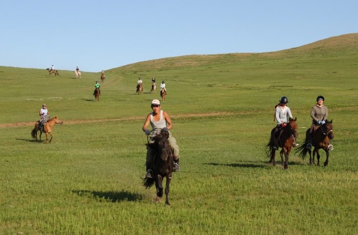 憧れるモンゴルの大草原での乗馬！・・・その前に日本で体験会はいかが？