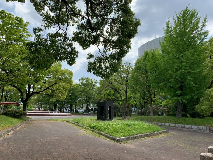 会場の横には大きな公園！