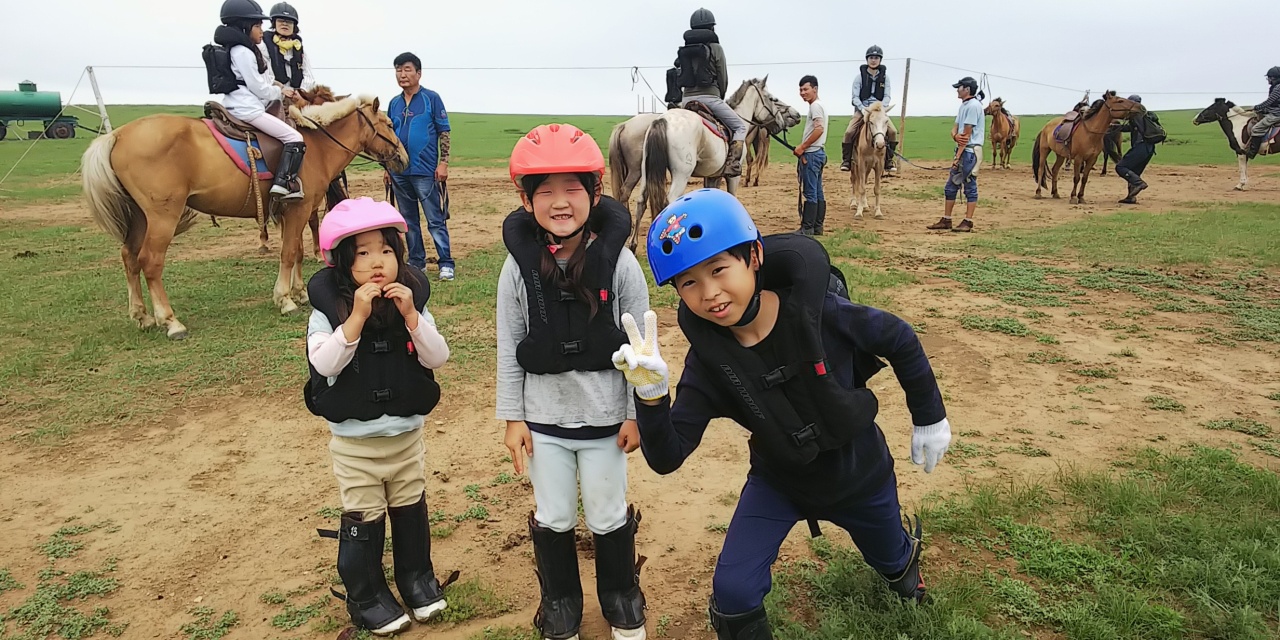 子供たちにもやっぱり人気の「草原乗馬」！