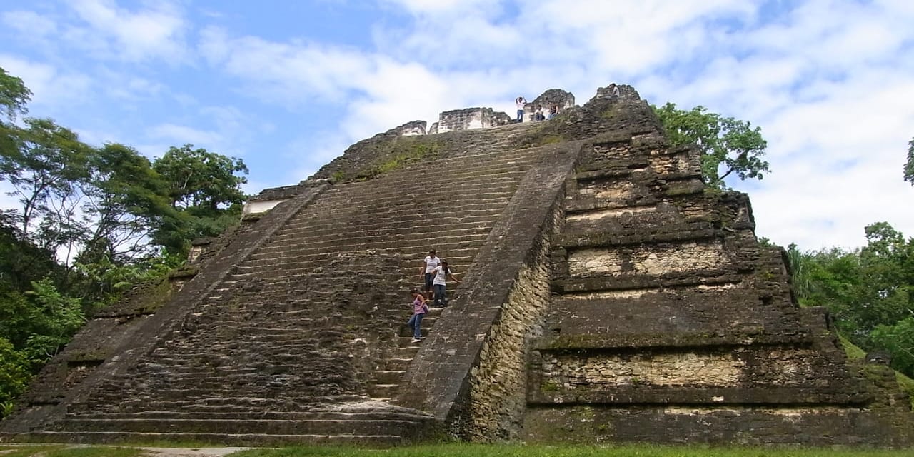 ティカルでも最も古い建築郡のあるその名も「失われた世界」