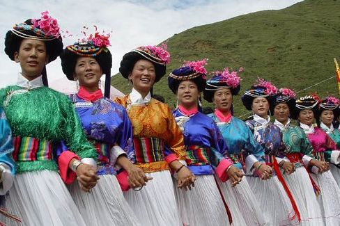 雲南　瀘沽湖　転山祭