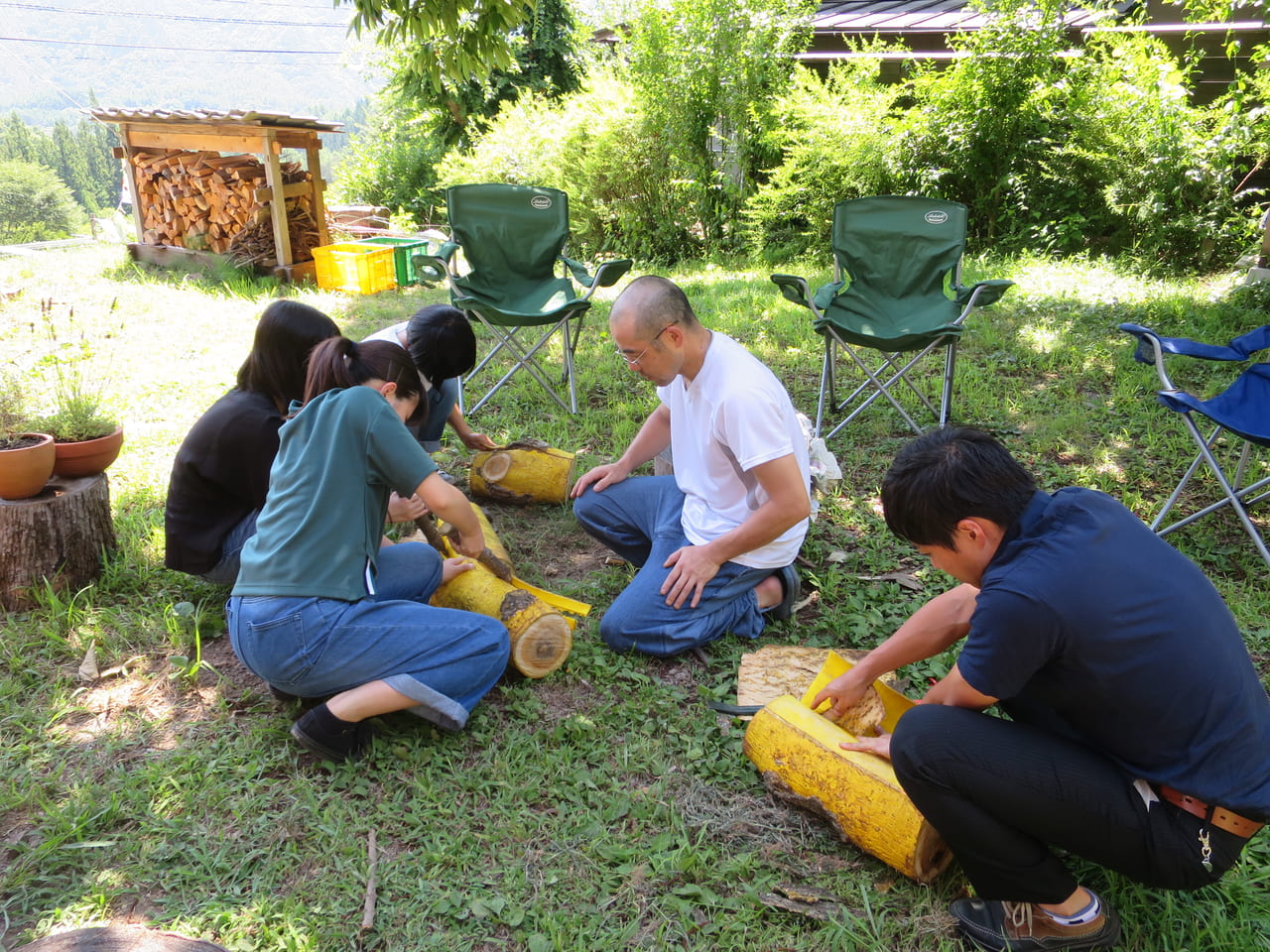 飯山高校生　森のくすり塾でキハダ実習