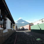 アンティグアから見えるアグア火山