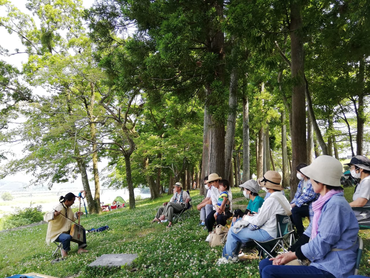 河川敷ライブ