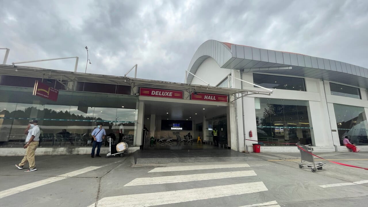 リニューアルされたカトマンズ・トリブバン国際空港。動線がちょっと変わった