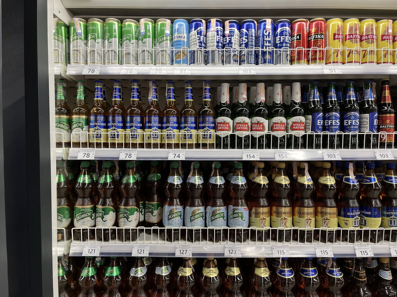 キルギスのスーパーのビールコーナー（一例）