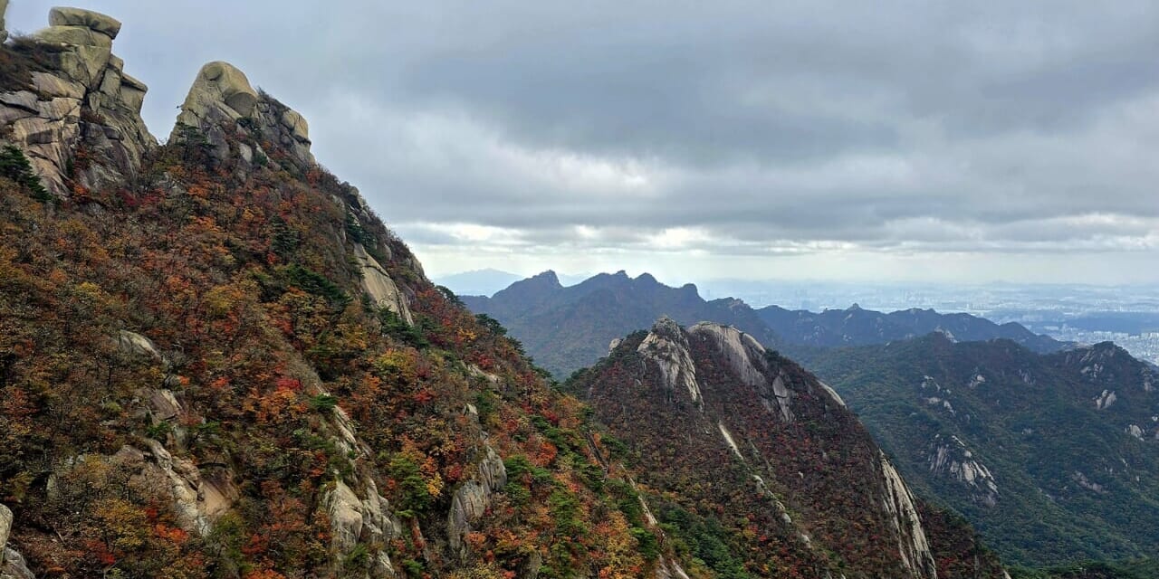 kr-bukhansan-trek-01