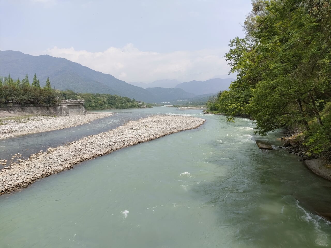 ダムを造らずに自然の水流を利用した水利システムを建設した都江堰