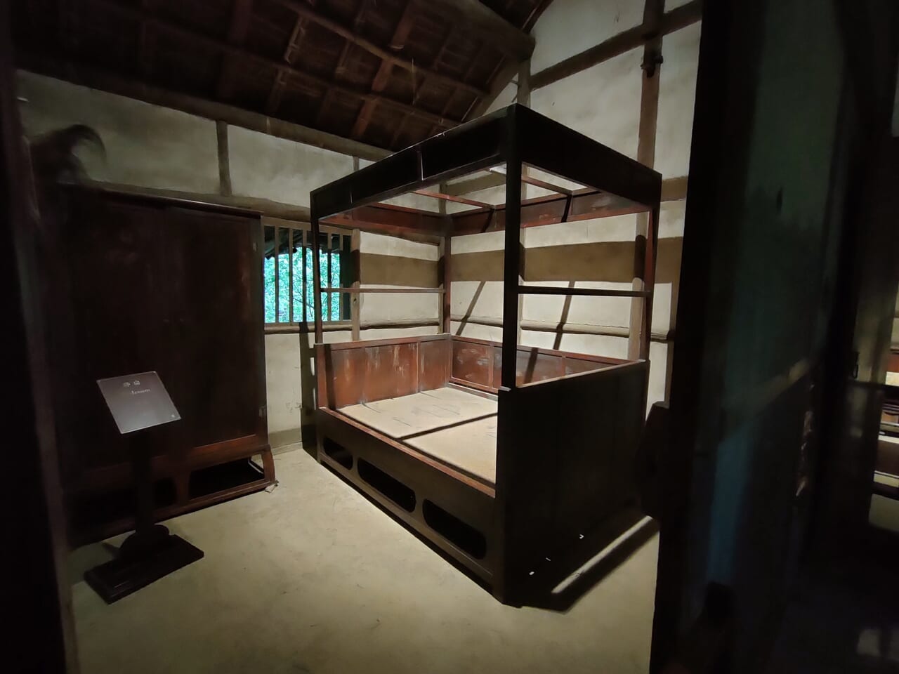 杜甫が起居した草堂を再現した復元草堂