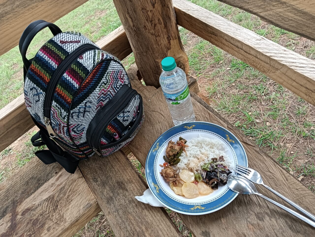 ピクニック・ランチは、鍋から取り分けるホット・ランチ♩<ラッツァカ>