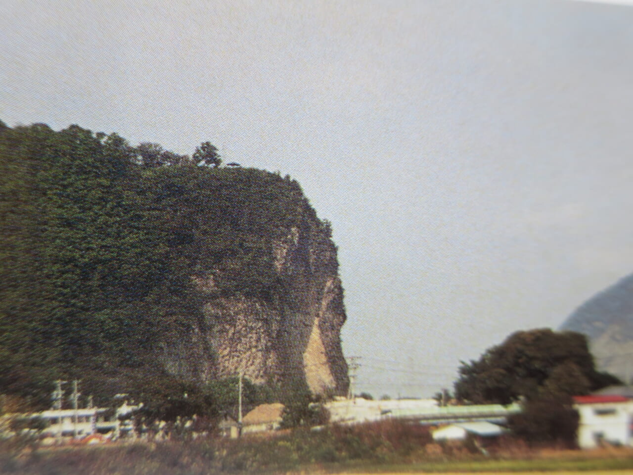 岩鼻の崖（上田市）