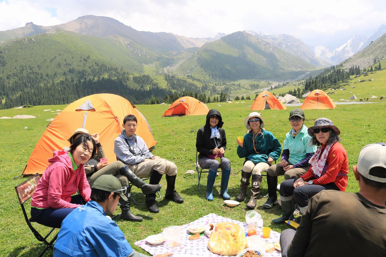 早々にテントも設営して、ゆっくり昼食タイム