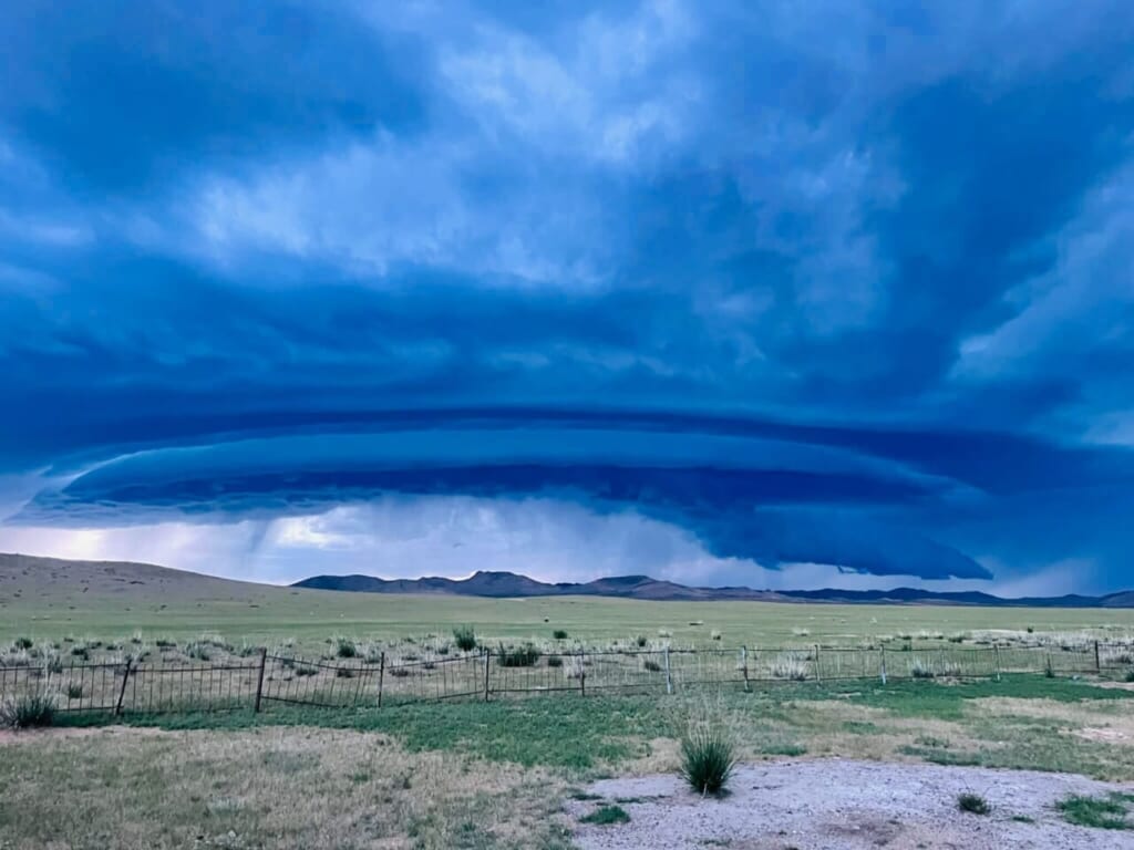 天気が悪くなってもドラマチック