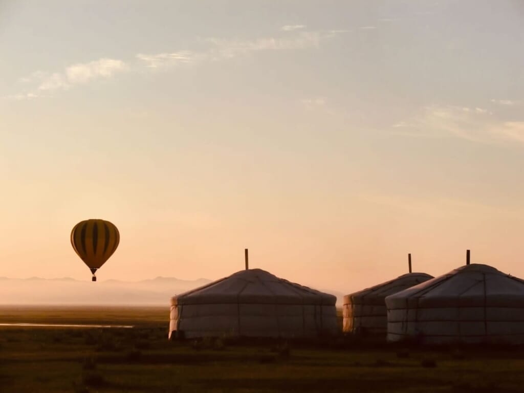熱気球フライトは早朝と夕方
