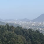 金毘羅山からの讃岐平野　遠くに瀬戸大橋