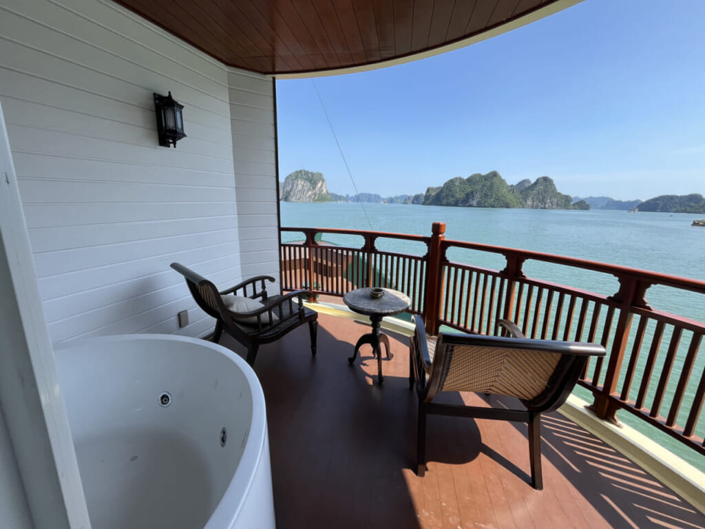 0名限定　秘境ランハー湾を巡る、贅を尽くした隠れ家クルーズの旅6日間