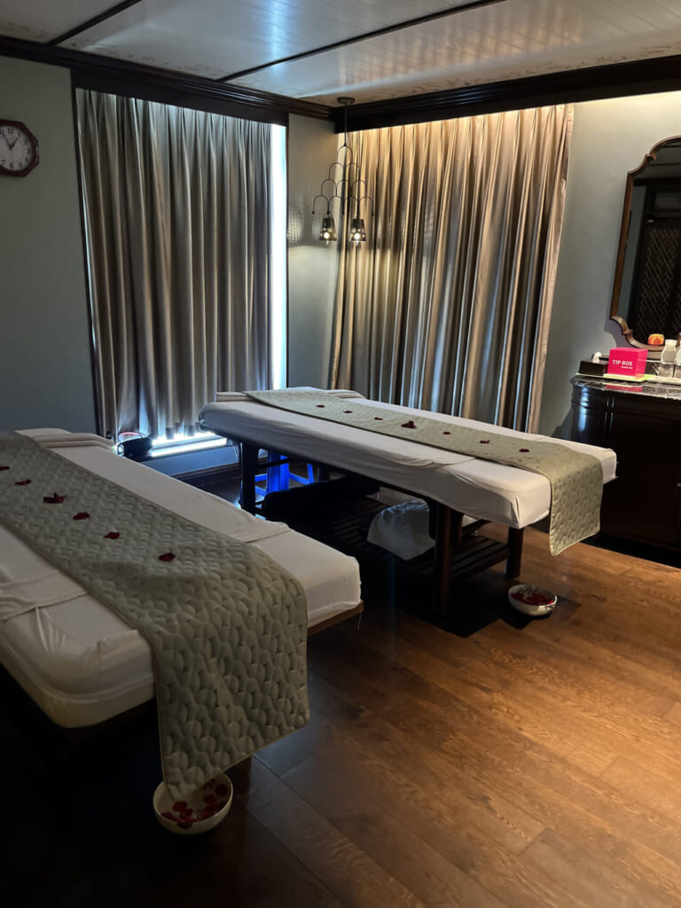 0名限定　秘境ランハー湾を巡る、贅を尽くした隠れ家クルーズの旅6日間